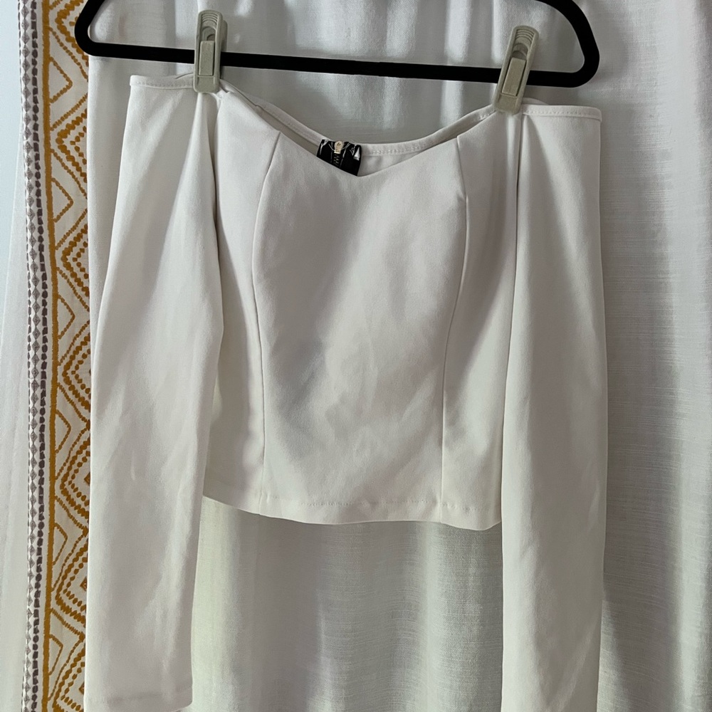 White shoulder off top